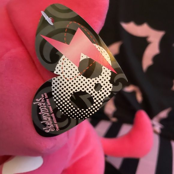 [SOLD] BNWT/ NIB lovesick kit the cat skelanimals plush - Picture 3 of 4